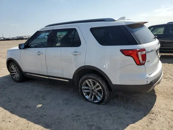 1FM5K7D82HGD11937 2017 FORD EXPLORER - Image 2