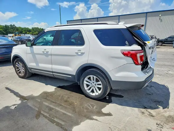 1FM5K7D82HGD15938 2017 FORD EXPLORER - Image 2