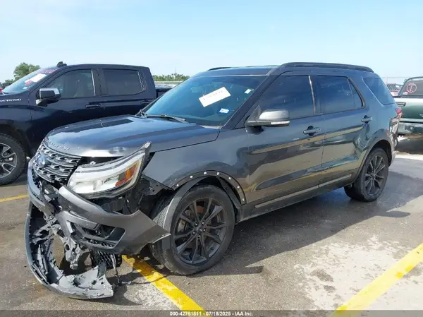 1FM5K7D82HGE37005 2017 FORD EXPLORER - Image 2