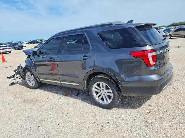 1FM5K7D82HGE37277 2017 FORD EXPLORER - Image 2