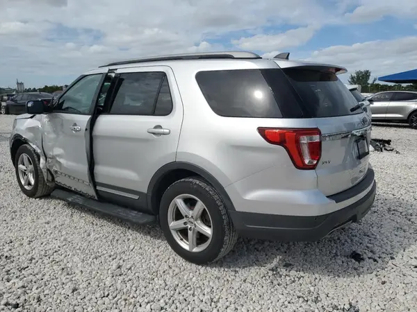 1FM5K7D82JGA02331 2018 FORD EXPLORER - Image 2