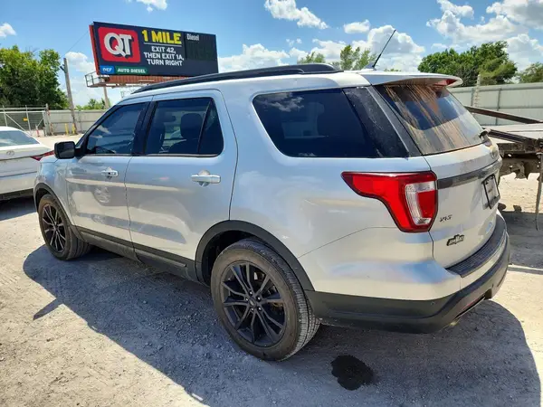 1FM5K7D82JGC05414 2018 FORD EXPLORER - Image 2