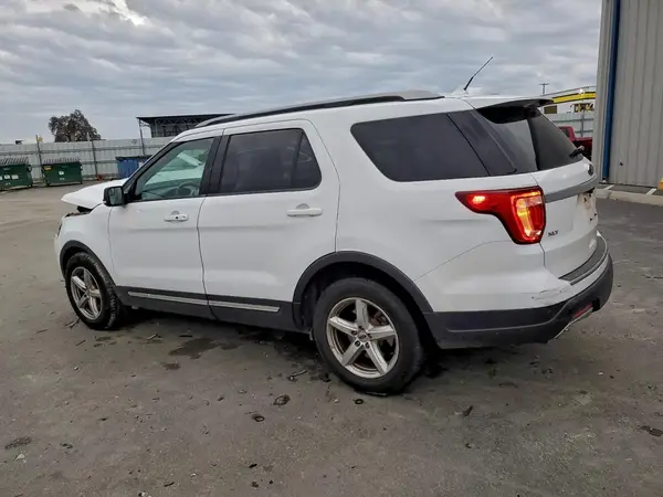 1FM5K7D82JGC55665 2018 FORD EXPLORER - Image 2
