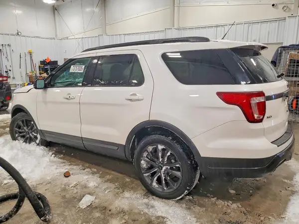 1FM5K7D82KGA50686 2019 FORD EXPLORER - Image 2