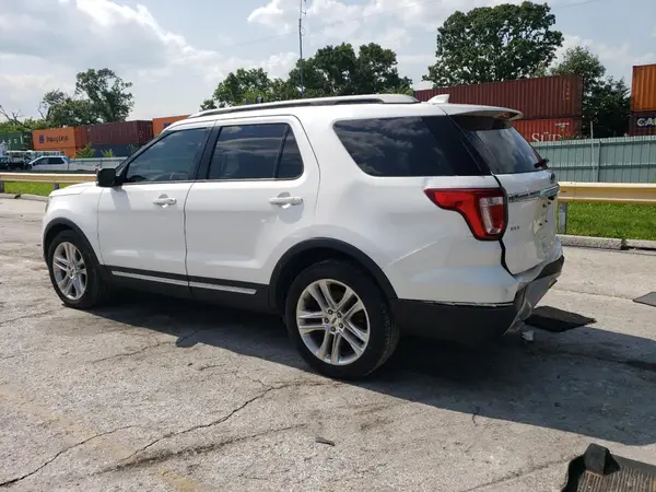 1FM5K7D83HGA67909 2017 FORD EXPLORER - Image 2