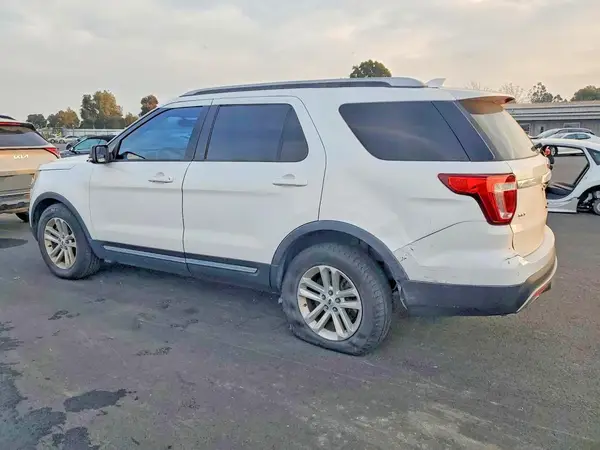 1FM5K7D83HGB05896 2017 FORD EXPLORER - Image 2