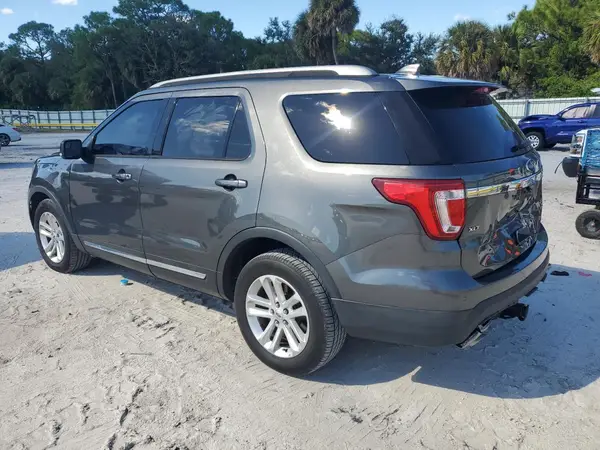 1FM5K7D83HGC14018 2017 FORD EXPLORER - Image 2
