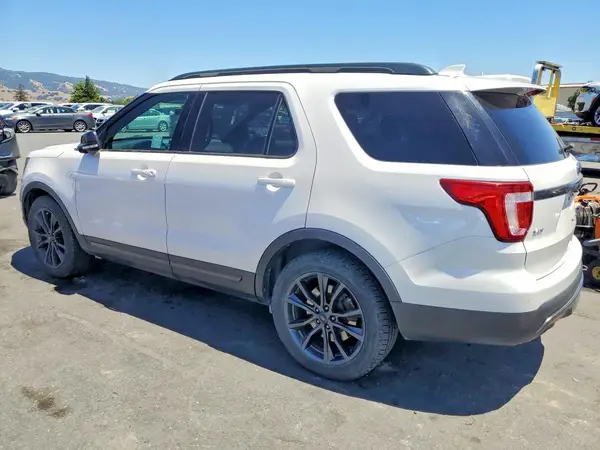 1FM5K7D83HGE25140 2017 FORD EXPLORER - Image 2