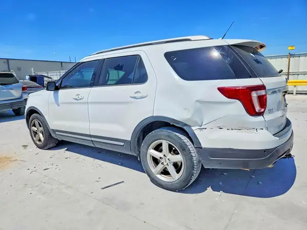 1FM5K7D83JGA18859 2018 FORD EXPLORER - Image 2