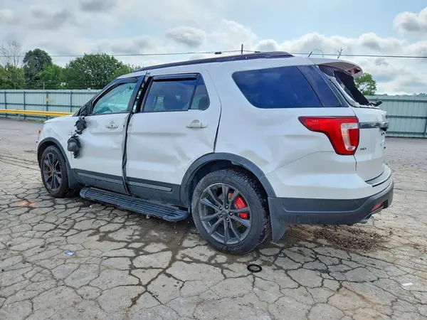 1FM5K7D83JGB18329 2018 FORD EXPLORER - Image 2