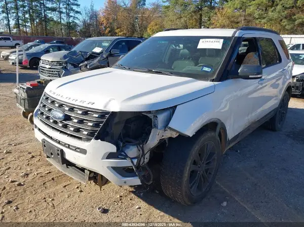 1FM5K7D84HGA01708 2017 FORD EXPLORER - Image 2