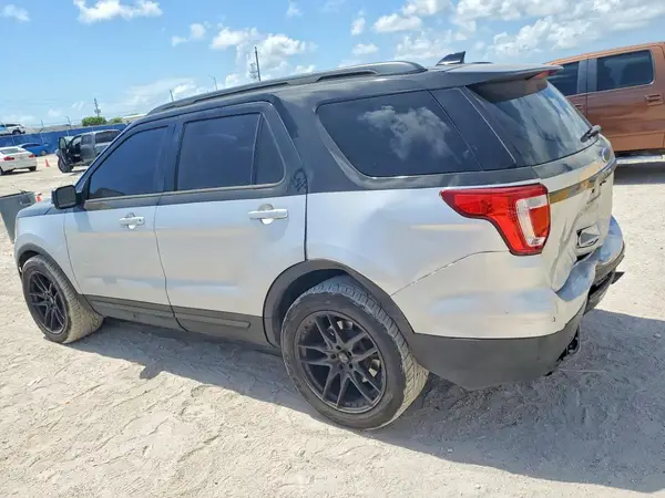 1FM5K7D84HGA20470 2017 FORD EXPLORER - Image 2