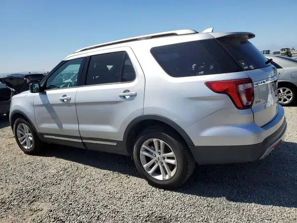 1FM5K7D84HGB32086 2017 FORD EXPLORER - Image 2