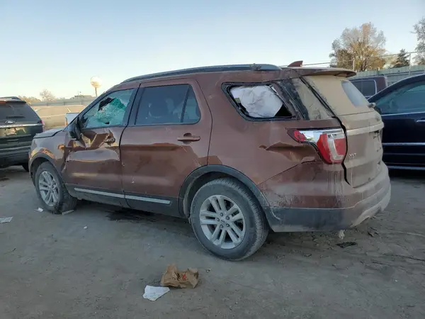 1FM5K7D84HGB79845 2017 FORD EXPLORER - Image 2