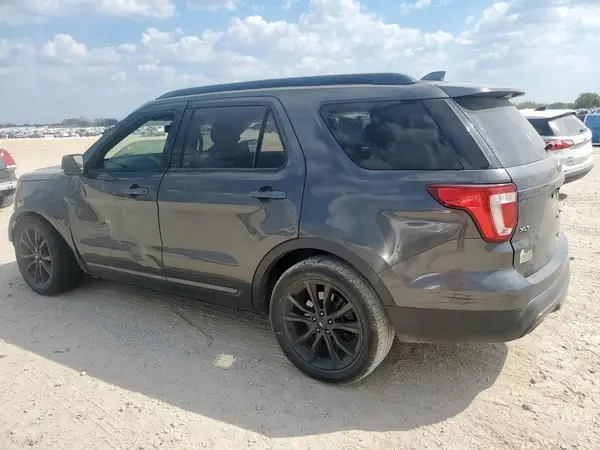 1FM5K7D84HGC84417 2017 FORD EXPLORER - Image 2