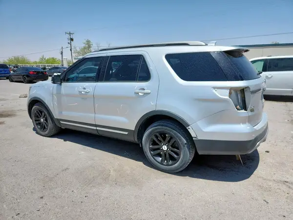 1FM5K7D84HGD05878 2017 FORD EXPLORER - Image 2