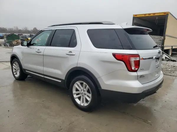 1FM5K7D84HGE11358 2017 FORD EXPLORER - Image 2