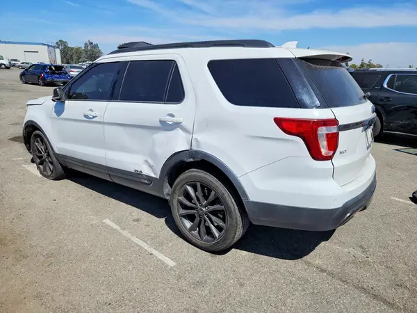 1FM5K7D85HGA43319 2017 FORD EXPLORER - Image 2