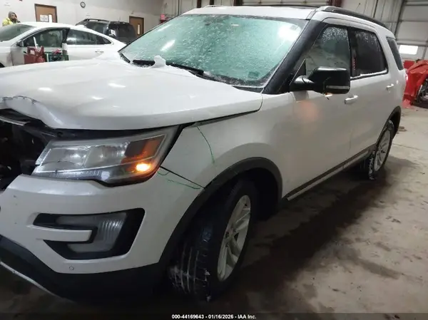 1FM5K7D85HGC19849 2017 FORD EXPLORER - Image 2