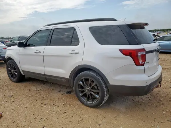 1FM5K7D85HGC32522 2017 FORD EXPLORER - Image 2