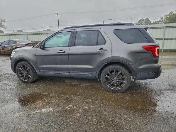 1FM5K7D85HGD48903 2017 FORD EXPLORER - Image 2
