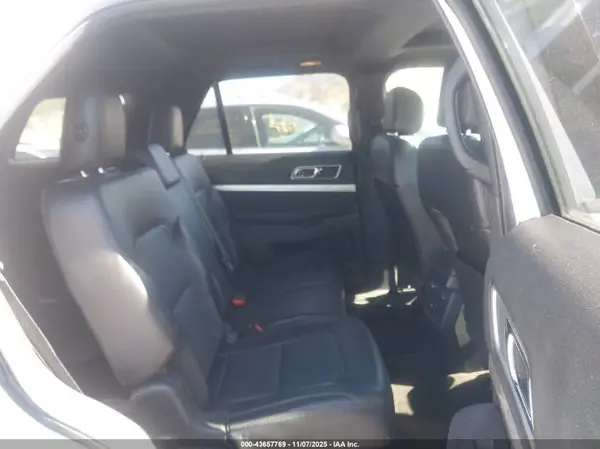 1FM5K7D85HGD89323 2017 FORD EXPLORER - Image 8