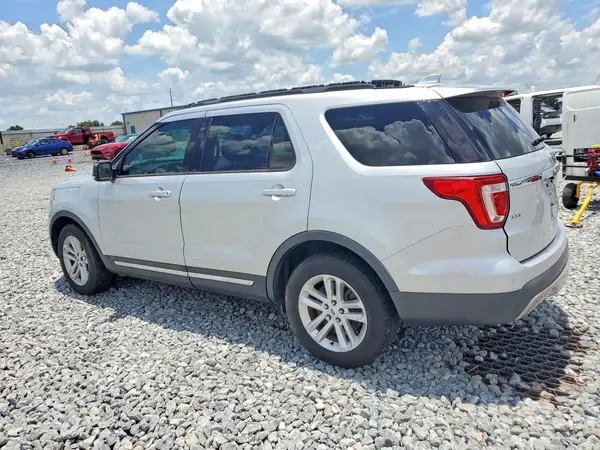 1FM5K7D85HGE10588 2017 FORD EXPLORER - Image 2