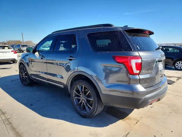 1FM5K7D85HGE36270 2017 FORD EXPLORER - Image 2