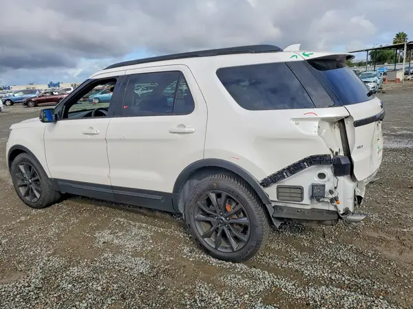 1FM5K7D85HGE38388 2017 FORD EXPLORER - Image 2