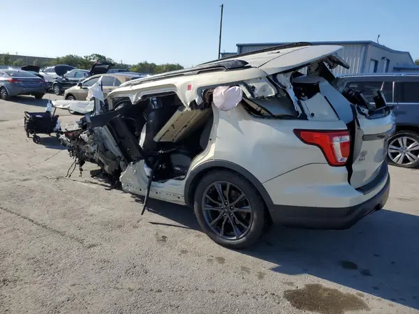 1FM5K7D85JGB75518 2018 FORD EXPLORER - Image 2