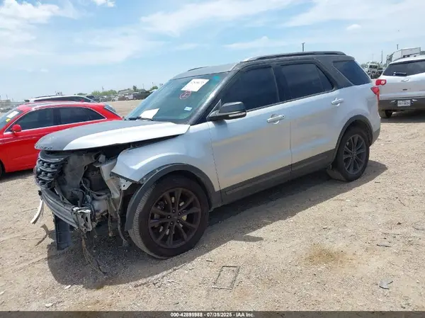1FM5K7D86HGA12452 2017 FORD EXPLORER - Image 2