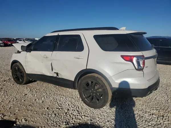 1FM5K7D86HGA27260 2017 FORD EXPLORER - Image 2