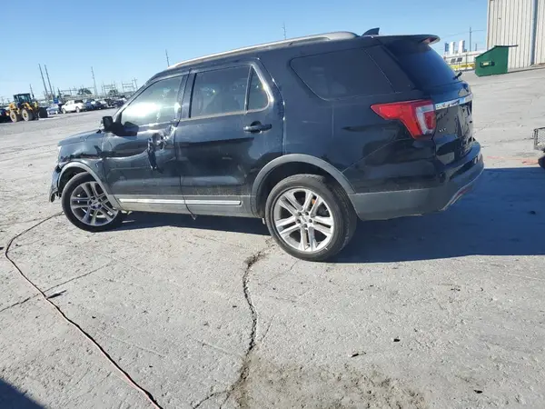 1FM5K7D86HGA75082 2017 FORD EXPLORER - Image 2