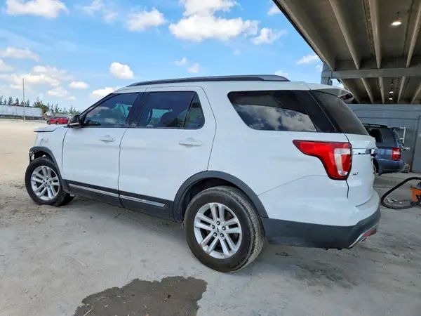1FM5K7D86HGA78936 2017 FORD EXPLORER - Image 2