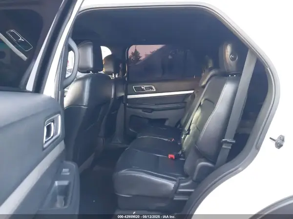 1FM5K7D86HGB14740 2017 FORD EXPLORER - Image 8