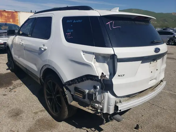 1FM5K7D86HGC47644 2017 FORD EXPLORER - Image 2