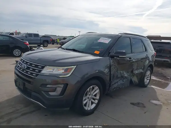 1FM5K7D86HGC88582 2017 FORD EXPLORER - Image 2