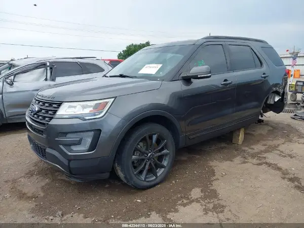 1FM5K7D86HGE19218 2017 FORD EXPLORER - Image 2