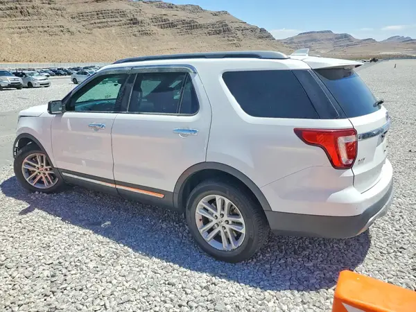 1FM5K7D87HGA27638 2017 FORD EXPLORER - Image 2