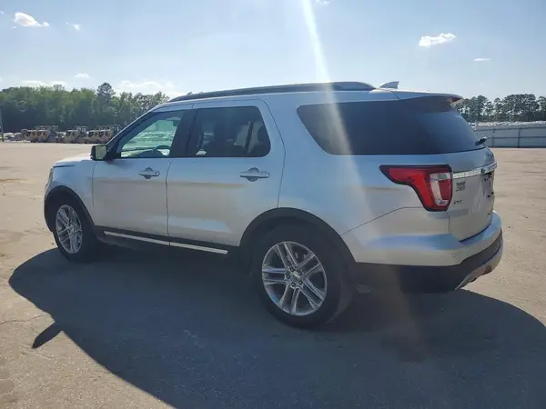 1FM5K7D87HGB68645 2017 FORD EXPLORER - Image 2