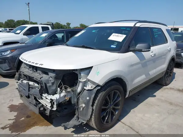 1FM5K7D87HGE10737 2017 FORD EXPLORER - Image 2