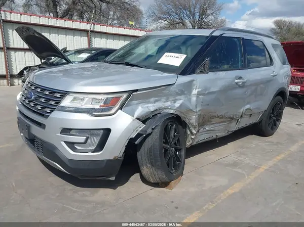 1FM5K7D87HGE22810 2017 FORD EXPLORER - Image 2