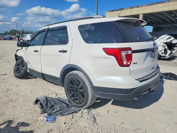 1FM5K7D87JGC90850 2018 FORD EXPLORER - Image 2