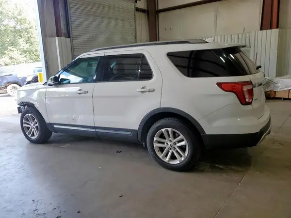 1FM5K7D88HGA07737 2017 FORD EXPLORER - Image 2