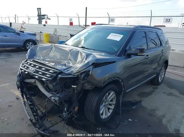 1FM5K7D88HGA16373 2017 FORD EXPLORER - Image 2