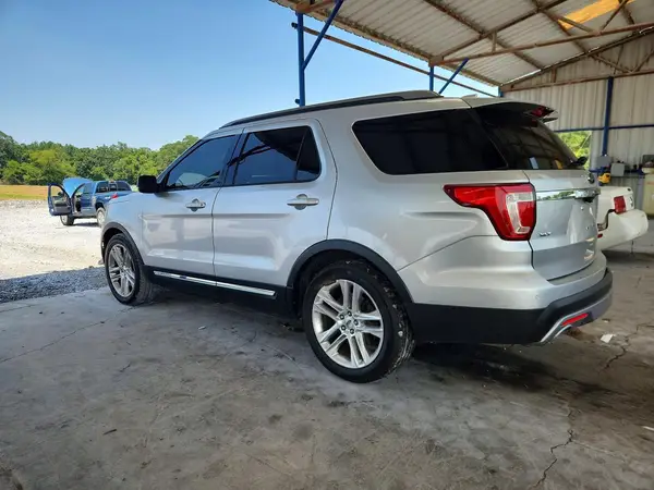 1FM5K7D88HGB04114 2017 FORD EXPLORER - Image 2