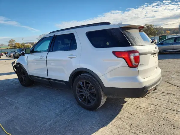 1FM5K7D88HGB14903 2017 FORD EXPLORER - Image 2