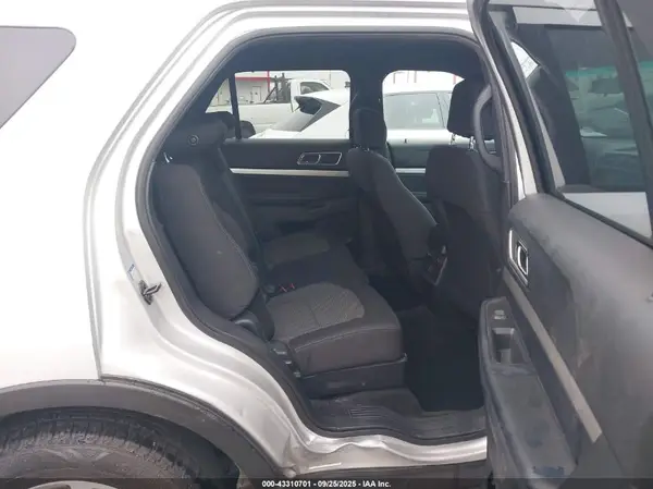 1FM5K7D88HGB40109 2017 FORD EXPLORER - Image 8