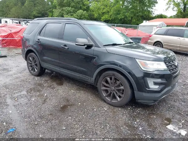 1FM5K7D88HGB58805 2017 FORD EXPLORER - Image 1