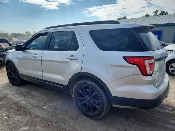 1FM5K7D88HGC54627 2017 FORD EXPLORER - Image 2